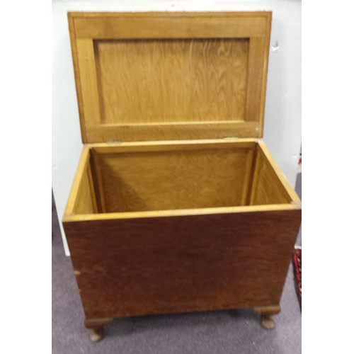 336 - Tapestry Topped Storage Box