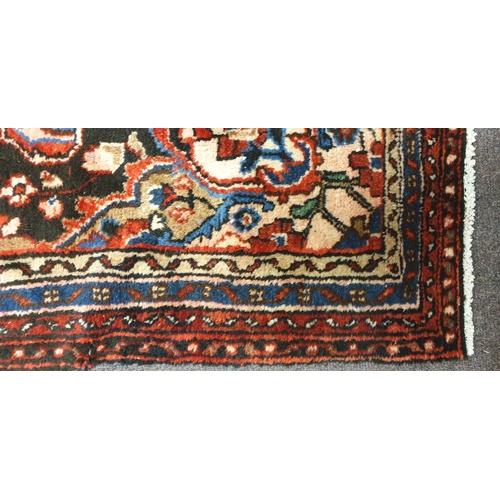 173 - Large Carpet Square, 250cm x 373cm