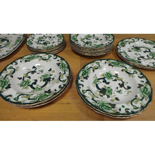 117 - Collection of Masons Chartreuse Dinnerware comprising of 6x 10