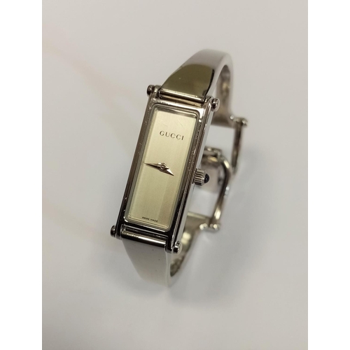 121 - Gucci Bangle Watch (in working order)