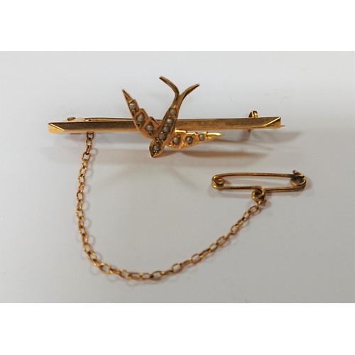 331 - 9ct Gold Swallow Brooch with Safety Chain