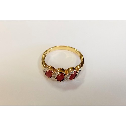 335 - 9ct Gold Diamond & Ruby Cluster Ring - Size: M 1/2