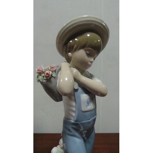 267 - 2 Lladro Figures - Boy & Girl