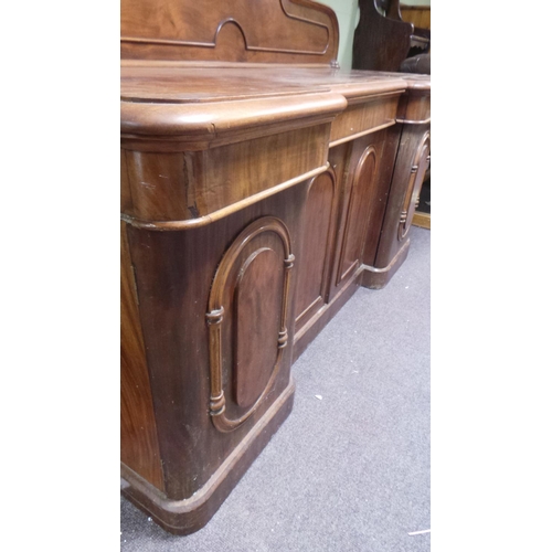 291 - Victorian Mahogany 4 Door Sideboard (200cm long x 97cm high - x 68cm deep) Height of plinth at back ... 