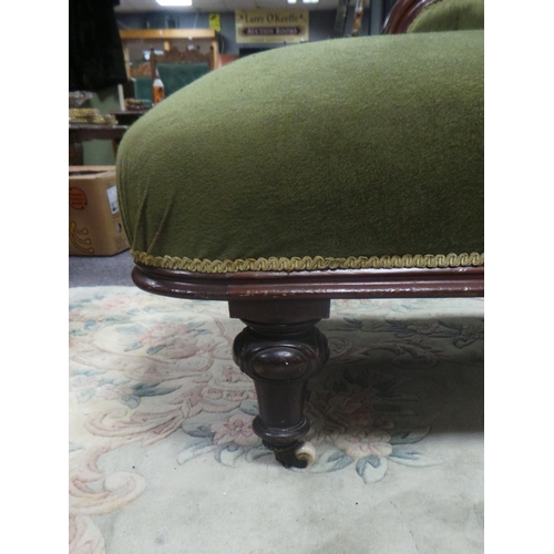 355 - Victorian Button Back Chaise Lounge