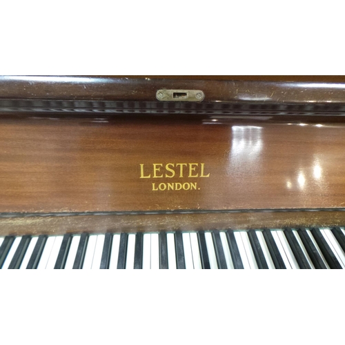 357 - Lestel London Piano