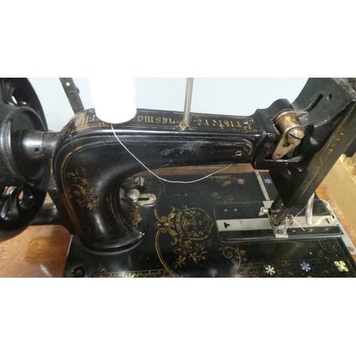 364 - Singer Sewing Machine with Inlaid Cover & Key for Lock