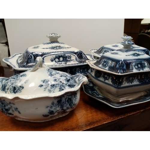 269 - Lot of 6 Pieces Blue Tableware