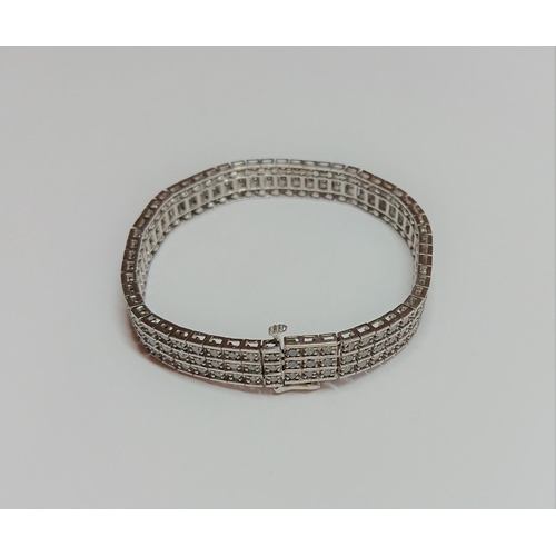 229 - White Gold 9ct Diamond Bracelet, 6ct