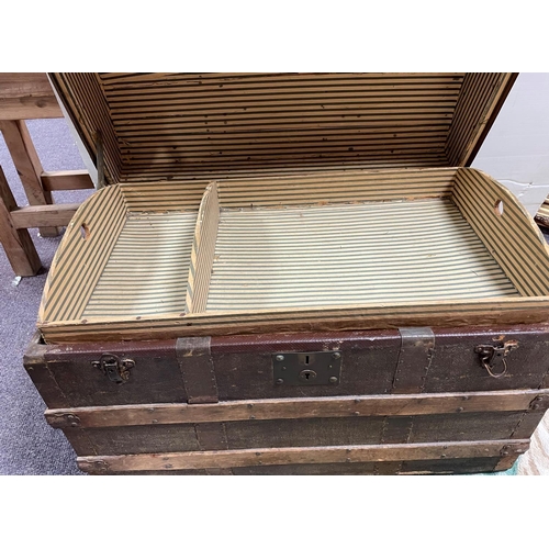 55 - Arched Trunk with Liner