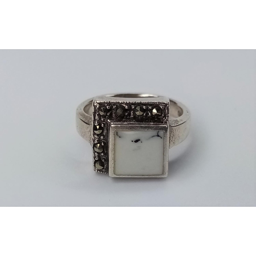 211 - Art Deco Silver Stone Set Ring