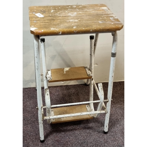 396 - Stepping Stool