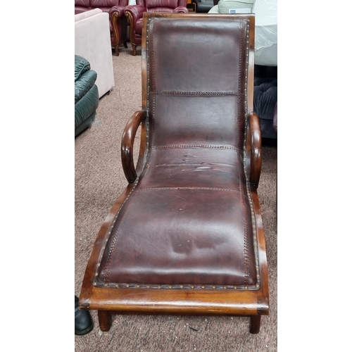 730 - Leather Chaise Longue