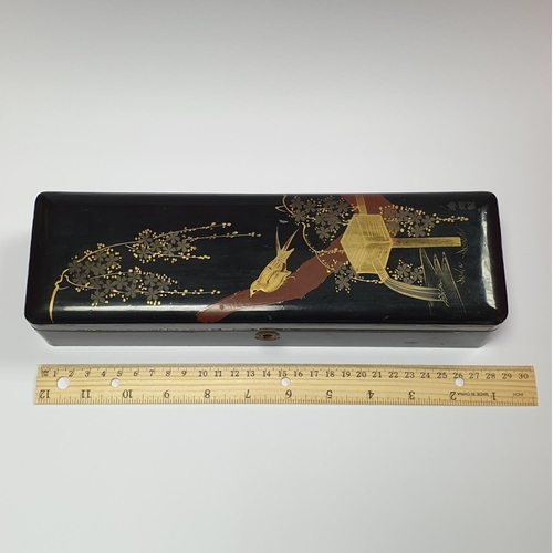 69 - Japanese Lacquered Glove Box with bird decoration

L:28 x W:9cm