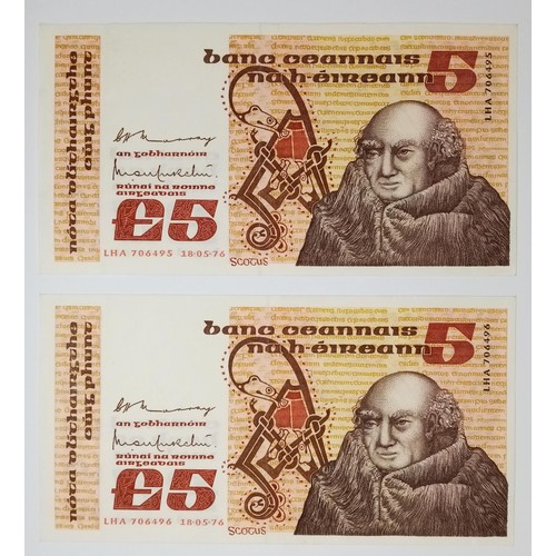 623 - 2 x £5 Irish Punt Notes, B Series, 2 In Sequence, 1976