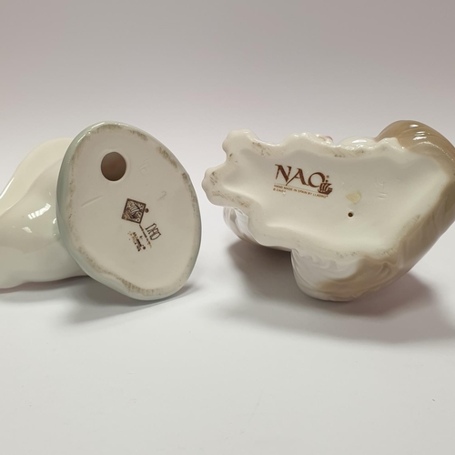 25 - Pair of Nao Figures, Swan & Cat