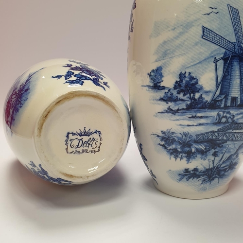 37 - Pair of Delfts Vases