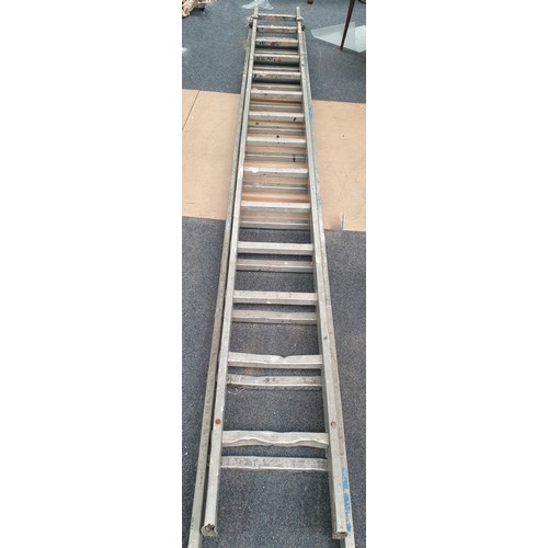 321 - Extension Ladder 14 Steps