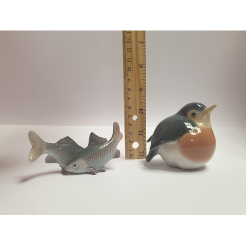 157 - Two Royal Copenhagen Porcelain Animals - Robin (H:6cm) & Pair of Minnow Fish