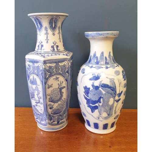 8 - Lo of 2x Blue & White Porcelain Vase, 40cm and 35cm in Height