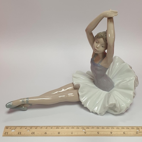 42 - Large Nao Porcelain Ballerina Figure, height 22cm x 30cm long