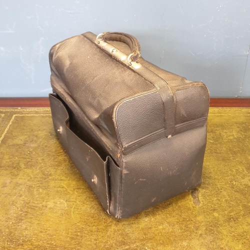 40 - Leather Gladstone Bag