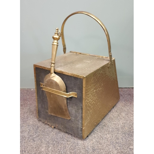 133 - Brass Coal Box with Shovel, H:28 x W:26 x D:40cm