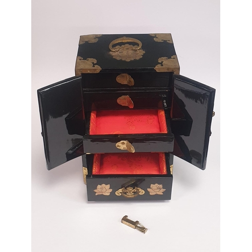 140 - Jewellery Chest, H:32 x W:20 x D:15cm