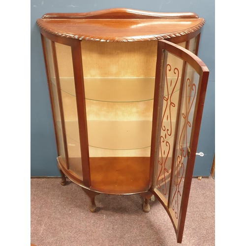 258 - Vintage Mahogany Bow Fronted Display Cabinet, H:123 x W:90 x D:34cm