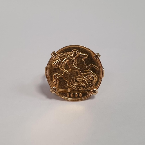 300 - 9ct 1/2 (Half) Sovereign Mount Ring and 1/2 Sovereign 1909. Size P