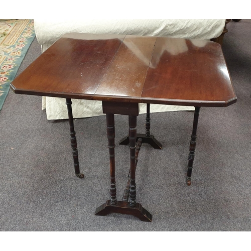 298 - Sutherland Mahogany Drop Leaf Table H: 60cm x W: 60cm L: 15cm (Closed) Open: 72cm