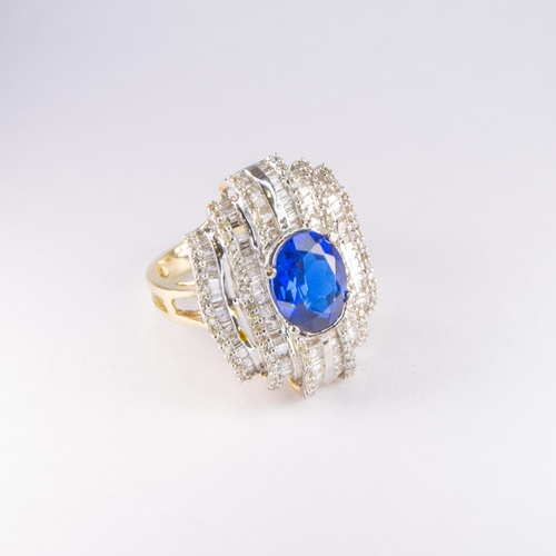 462 - 14ct Diamond & Sapphire Cluster Ring, Size: M