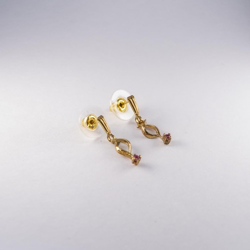 468 - 9ct Gold Ruby Set Earrings