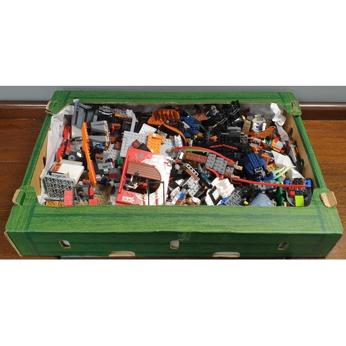 542 - Box of Assorted Lego