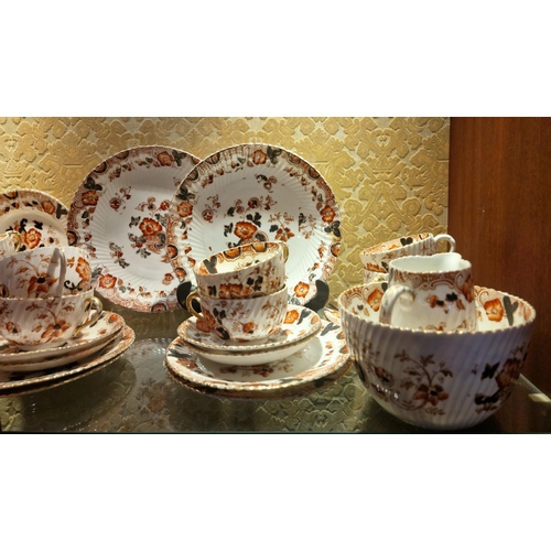 109 - Collection of Antique Dinner/Tea Ware to include; 11x Cup, 11x 14cm Saucer, 12x 18cm Plates, 2x 22cm... 