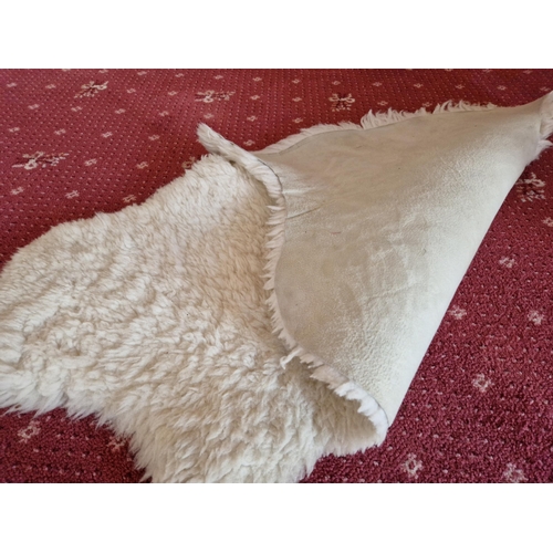 200 - Sheepskin Rug, L:115 x W:75cm