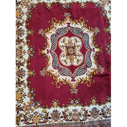 417 - Wool Rug with Medallion Design, L:170 x W:135cm