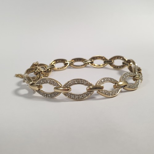 481 - Gold and Diamond Bracelet, 12.9g