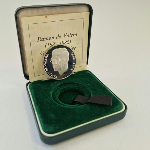 484 - Cased Eamon de Valera  (1882 - 1982) Commemorative Medal with Certificate Irish Silver.  Numbered 01... 