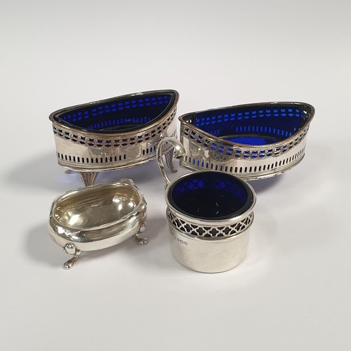 499 - Small Footed Silver Dish Birmingham, 1949 (weight 24g) and Silver Handled Dish (26g) with blue glass... 