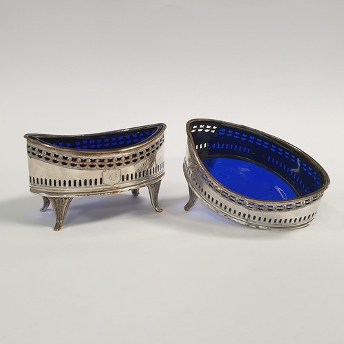 499 - Small Footed Silver Dish Birmingham, 1949 (weight 24g) and Silver Handled Dish (26g) with blue glass... 