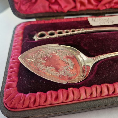 512 - Cased Silver Serving Spoons, Birmingham, 1897. Total combined Weight 45g