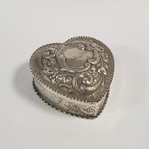 526 - Heart Shaped Silver Box, London, 1889. Total Weight 103g