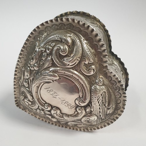 526 - Heart Shaped Silver Box, London, 1889. Total Weight 103g