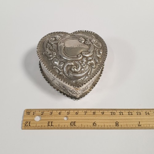 526 - Heart Shaped Silver Box, London, 1889. Total Weight 103g