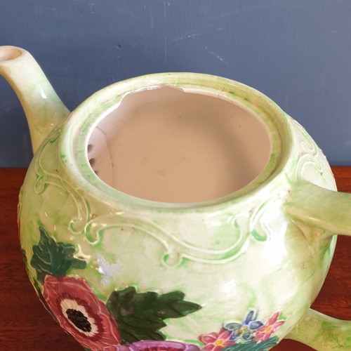 112 - 4 Piece Mailing Tea and Coffee Set (small damage to tea pot)