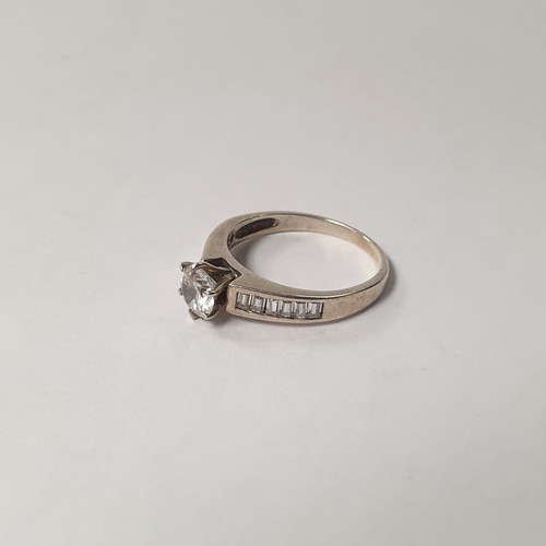 271 - Silver Solitaire Ring, Size: Q 1/2