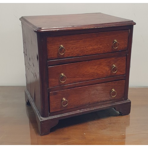 341 - Apprentice Chest of 3 Drawers