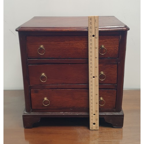 341 - Apprentice Chest of 3 Drawers