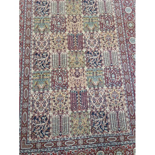 243 - Rug W: 230cm x D: 170cm